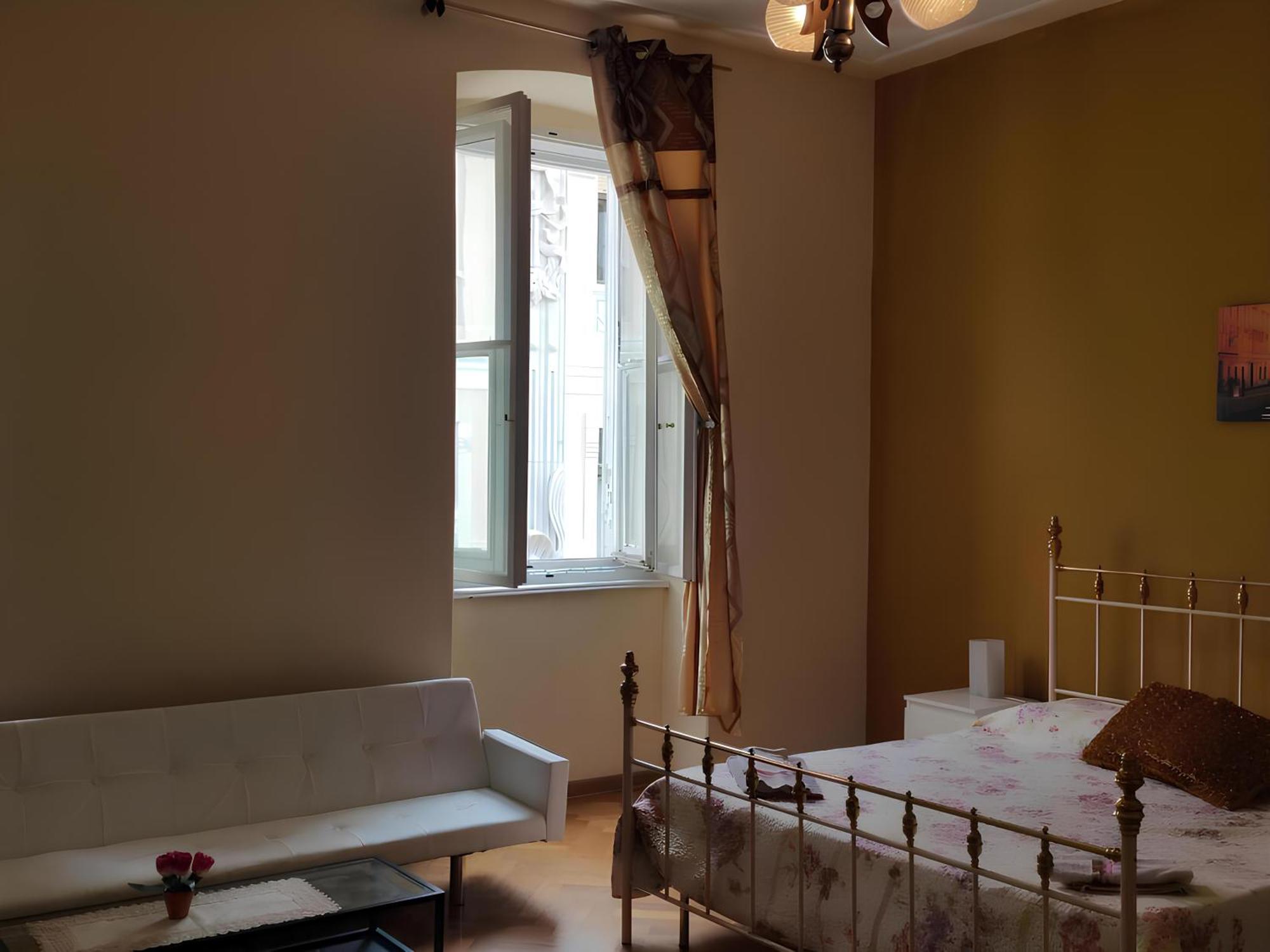 Affittacamere Guerrero Jr Tra Storia E Cultura Trieste Bagian luar foto